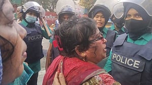 ‘পুলিশের হামলার’ প্রতিবাদে সরকারি প্রাথমিকে কর্মবিরতির ঘোষণা