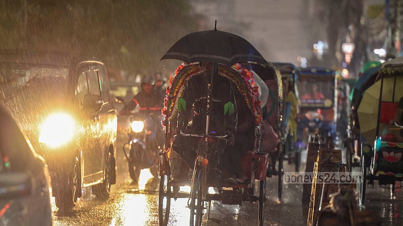 মোনথার প্রভাবে বৃষ্টি, সাগরে ফের লঘুচাপের আভাস