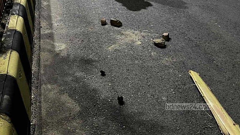 রাজশাহীতে আওয়ামী লীগ কার্যালয়ের সামনে হাত বোমার বিস্ফোরণ