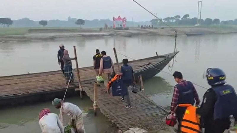 পদ্মার চরে ‘অপারেশন ফার্স্ট লাইট’; ‘কাকন বাহিনী’র ২১ সদস্য গ্রেপ্তার