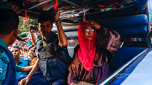 ‘লকডাউন কর্মসূচিতে’ ঢাকা