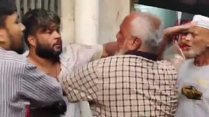 নারায়ণগঞ্জে ৩ সংবাদকর্মীকে মারধর, কৃষক দল নেতা আটক