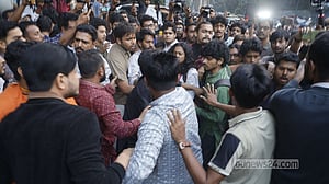 বাউলের ওপর হামলা: শাহবাগে প্রতিবাদ অনুষ্ঠানে বাধা, হাতাহাতি