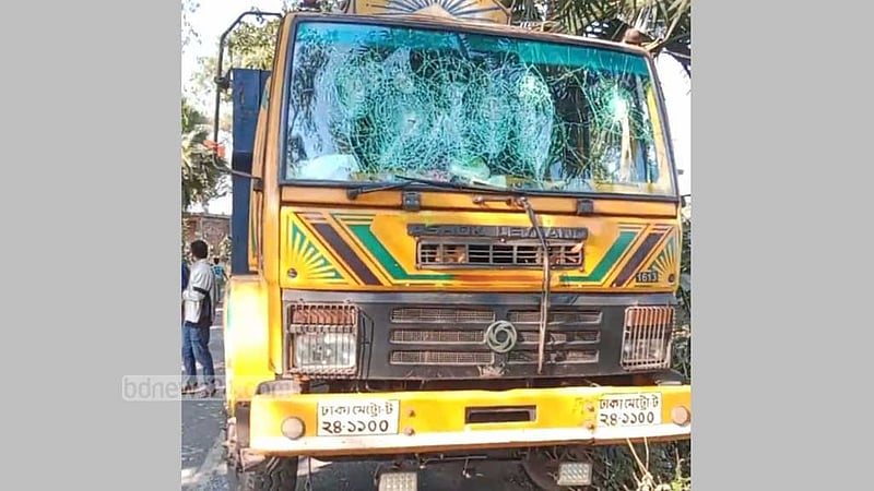 সিরাজগঞ্জে ট্রাক চাপায় স্কুল ছাত্র নিহত