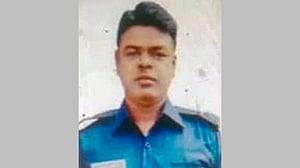 সিরাজগঞ্জে থানায় অসুস্থ হয়ে এএসআইয়ের মৃত্যু