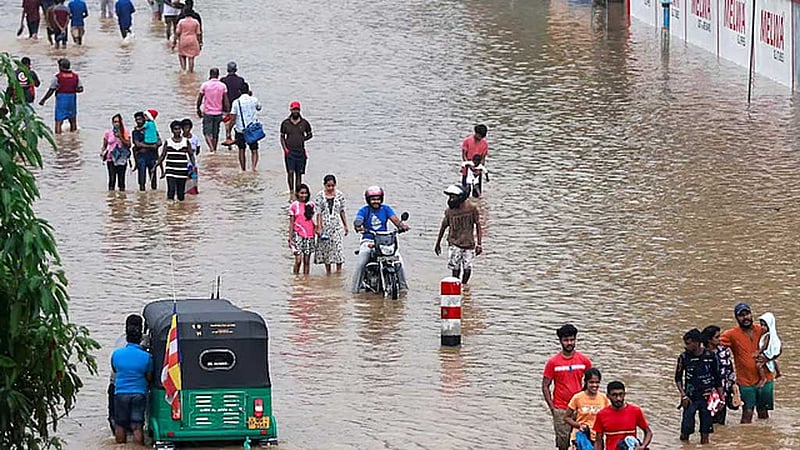 ঘূর্ণিঝড় দিতওয়া: শ্রীলঙ্কায় ভয়াবহ বন্যা, ভূমিধসে অন্তত ৫৬ মৃত্যু
