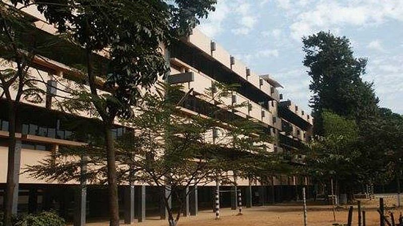 সেন্ট যোসেফ স্কুলে হাতবোমা ফাটাল কে, জানতে পারেনি পুলিশ