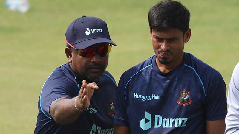 হেরাথের রেকর্ড ছুঁয়ে ২৫০ উইকেট তাইজুলের