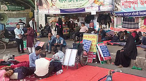 এমপিওভুক্তির দাবি: ৩৩তম দিনে প্রতিবন্ধী বিদ্যালয়ের শিক্ষকদের অবস্থান