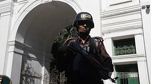 হাসিনার ভাগ্যে কী? রায় দিচ্ছে ট্রাইব্যুনাল