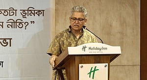 টেলিকম খাত বিদেশিদের হাতে যাচ্ছে কিনা, প্রশ্ন স্থানীয় উদ্যোক্তাদের