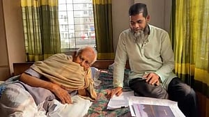 ‘স্যারের মায়ায় তারে ছাড়তে পারি নাই’, আহমদ রফিককে নিয়ে ৩ যুগের সঙ্গী কালাম