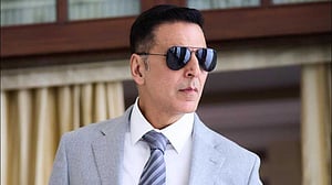 অক্ষয়ের ১৩ বছরের কন্যার কাছে নগ্ন ছবি চায় গেইমার!