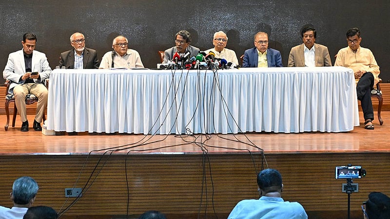 ‘জাতীয় নির্বাচনের দিন বা আগে’ গণভোট করার সুপারিশ ঐকমত্য কমিশনের
