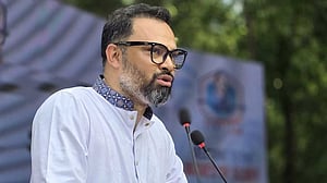 ‘কাউন্সিলরদেরকে হুমকি দিয়েছেন ক্রীড়া উপদেষ্টা’