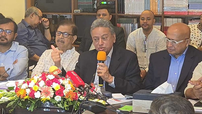 দলগুলোকে গণভোট করার দায়িত্ব কে দিয়েছে, প্রশ্ন আমীর খসরুর