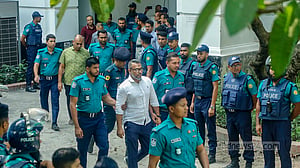 সেনা কর্মকর্তাদের বিচার সামরিক আইনে করার দাবি আসামিপক্ষের