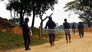 মিয়ানমার সীমান্তে মাইন বিস্ফোরণ: বাঁচলেন না বিজিবি সদস্য আক্তার