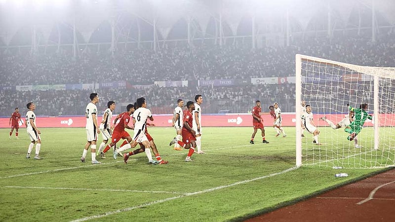 ৭ গোলের রুদ্ধশ্বাস লড়াইয়ের শেষটা বাংলাদেশের জন্য হলো দুঃস্বপ্নের
