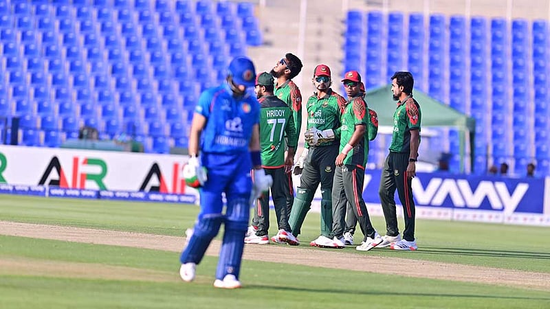 নিদারুণ ব‍্যাটিং ব‍্যর্থতায় ১৯০ রান তাড়ায় ৮১ রানে হারল বাংলাদেশ