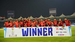 সাইফের ছক্কার স্রোতে আফগানদের ভাসিয়ে বাংলাদেশের তিনে তিন