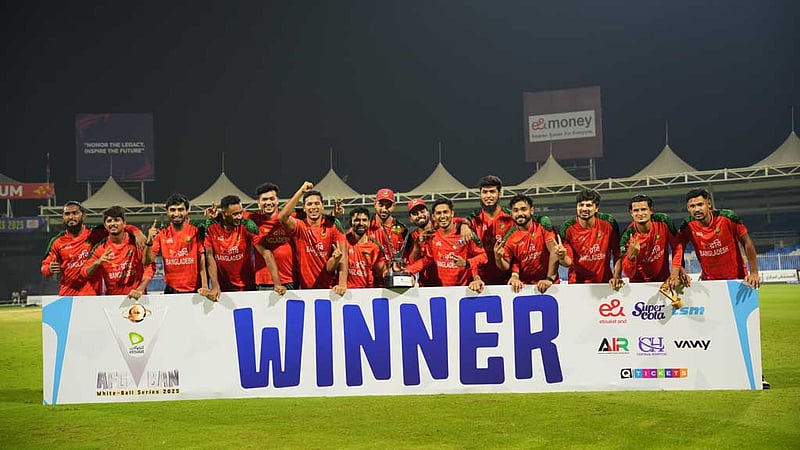 সাইফের ছক্কার স্রোতে আফগানদের ভাসিয়ে বাংলাদেশের তিনে তিন