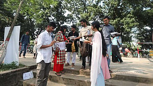 চাকসু ভোট: ‘ক্যান্টিন’ পরিচয় ঘুচিয়ে অধিকার আদায়ের আশা
