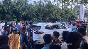 চট্টগ্রামে গাড়ি আটকে ব্যবসায়ীকে গুলি করে হত্যা, গ্রেপ্তার আরও ২