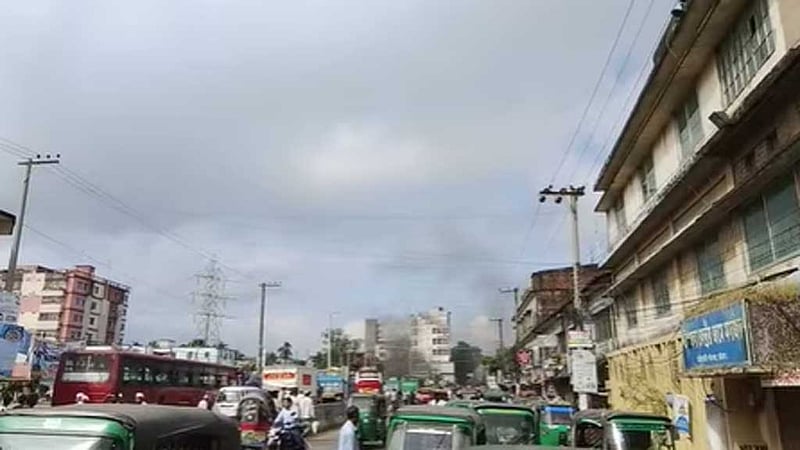 বাসের ধাক্কায় হেফাজত নেতার মৃত্যু, সাড়ে ৩ ঘন্টা সড়ক অবরোধ করে বিক্ষোভ