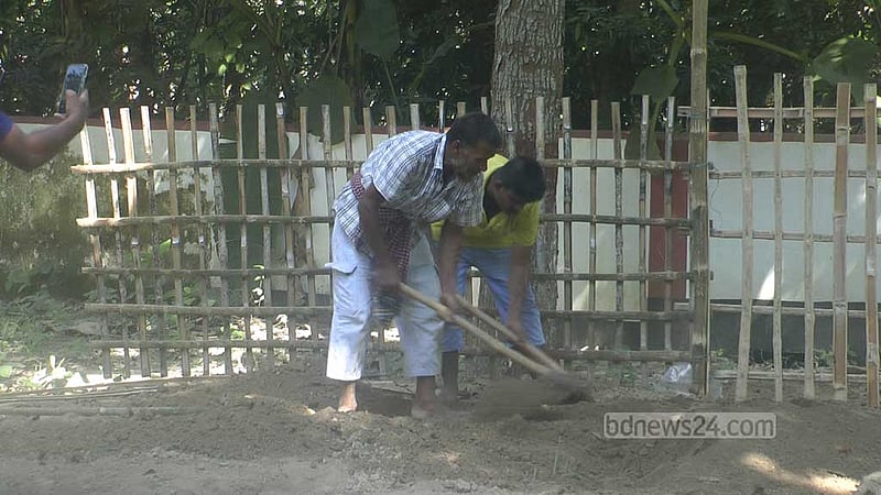 চুয়াডাঙ্গায় ‘স্পিরিট পানে’ ৬ মৃত্যু: কবর থেকে তোলা হল ৪ জনের লাশ