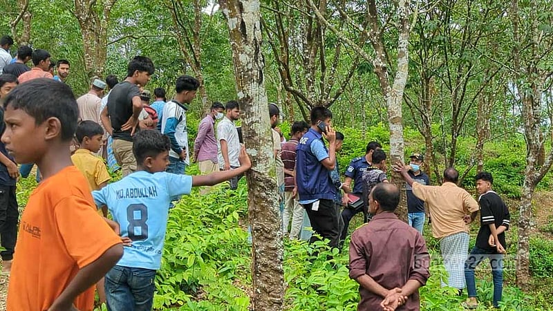 রামুর রাবার বাগানে গাছে বেঁধে রাখা যুবকের মরদেহ উদ্ধার