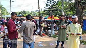 চাকসু ভোট: প্রচারণার শেষ দিনে সরগরম ক্যাম্পাস