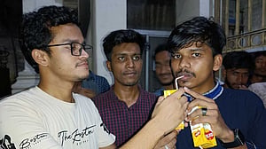 ঢাকা সেন্ট্রাল ইউনিভার্সিটি: আশ্বাসে অনশন স্থগিত