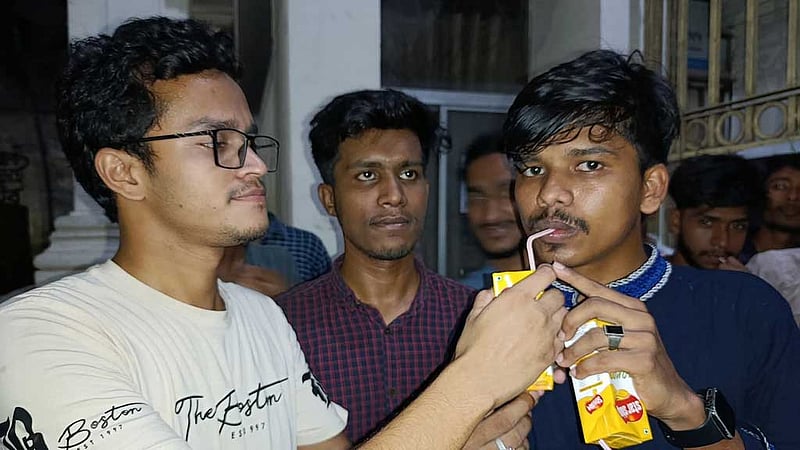 ঢাকা সেন্ট্রাল ইউনিভার্সিটি: আশ্বাসে অনশন স্থগিত