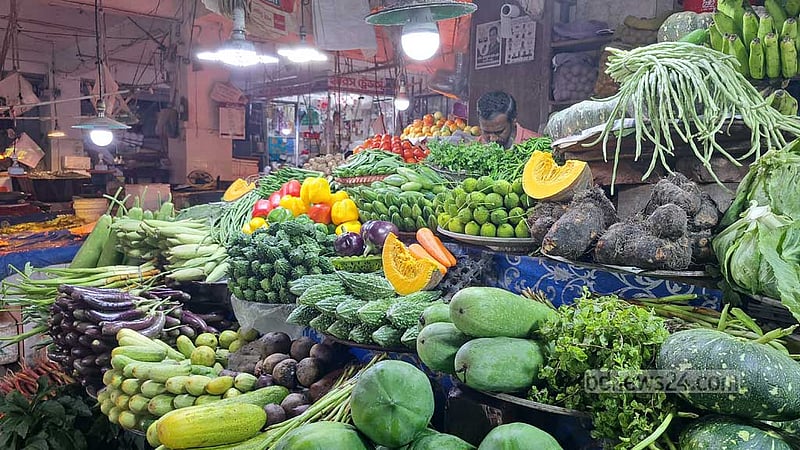 ফল–সবজি কেনার আগে যে কারণে সাবধানতা দরকার