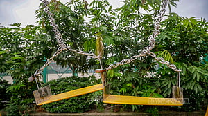 ধুপখোলা শিশু পার্কে তালা