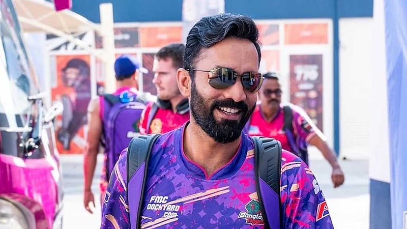 ৪০ বছর বয়সে নতুন শুরু কার্তিকের