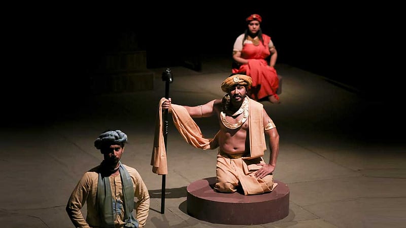 শিল্পকলার মঞ্চে 'খনা' তিনদিন