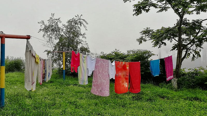 ধোয়ার ফাঁকে পোশাক সতেজ রাখার উপায়