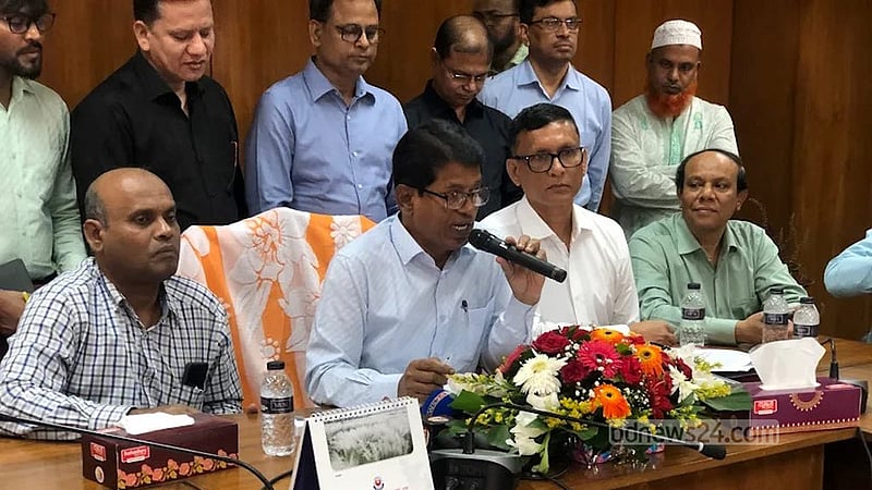 এইচএসসির ফল খারাপ বলব, না ‘রিয়েল’ বলব? প্রশ্ন ঢাকা বোর্ড চেয়ারম্যানের