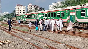 গাজীপুরে লাইনচ্যুত বগি ৪ ঘণ্টা পর উদ্ধার, ট্রেন চলাচল স্বাভাবিক