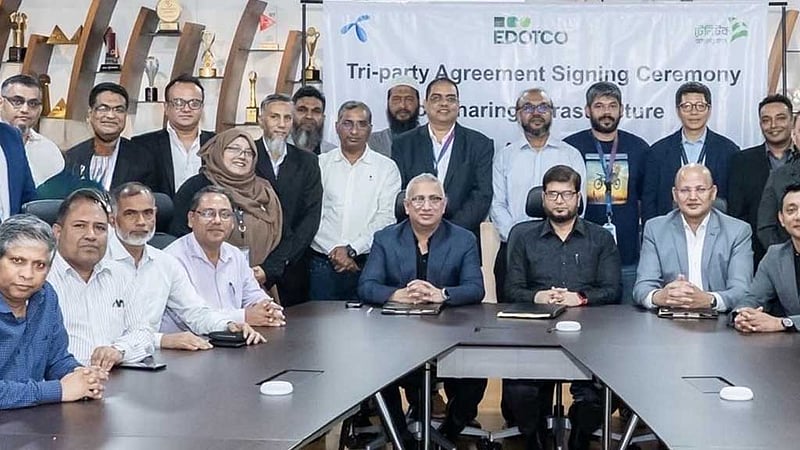 ইডটকোর একই টাওয়ার ‘শেয়ার’ করবে গ্রামীণফোন ও টেলিটক