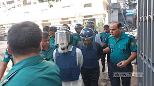 ব্যবসায়ী হত্যা: হাজী সেলিমের সঙ্গে ছেলে সোলায়মান সেলিম ৪ দিনের রিমান্ডে
