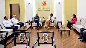 বর্তমান সরকার ‘নির্বাচনমুখী’, কমনওয়েলথ প্রতিনিধি দলকে স্বরাষ্ট্র উপদেষ্টা
