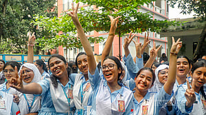 এইচএসসিতে ভালো ফলের উচ্ছ্বাস