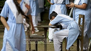 ফলস্ফীতি ও ফলসংকোচনের খেলা—শিক্ষার হাল একই