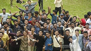পাসের হার আর জিপিএ-৫, দুটোতেই শীর্ষে ঢাকা