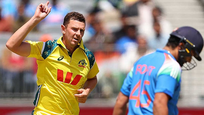 ২৬ ওভারের ওয়ানডেতে ভারতকে সহজেই হারাল অস্ট্রেলিয়া