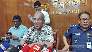 এখন যেমন আছে, সেনাবাহিনী তেমনি মাঠে থাকবে: স্বরাষ্ট্র উপদেষ্টা