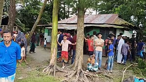 লক্ষ্মীপুরে শ্বশুর বাড়ির গাছে যুবকের ঝুলন্ত মরদেহ, পরিবারের দাবি ‘হত্যা’